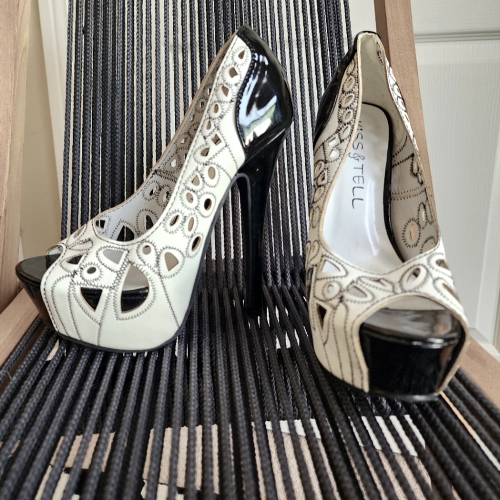 Black & White High Heel Pumps Size 6